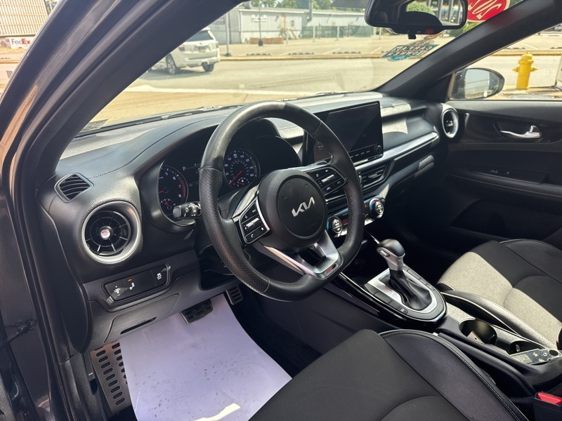 2023 Kia Forte GT-Line photo 19