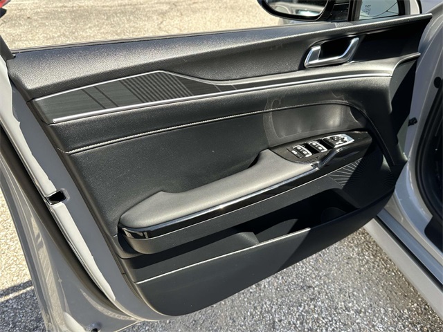 2025 Kia K5 GT-Line photo 28