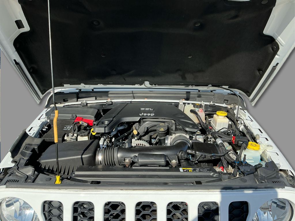 2020 Jeep Gladiator Sport S photo 13