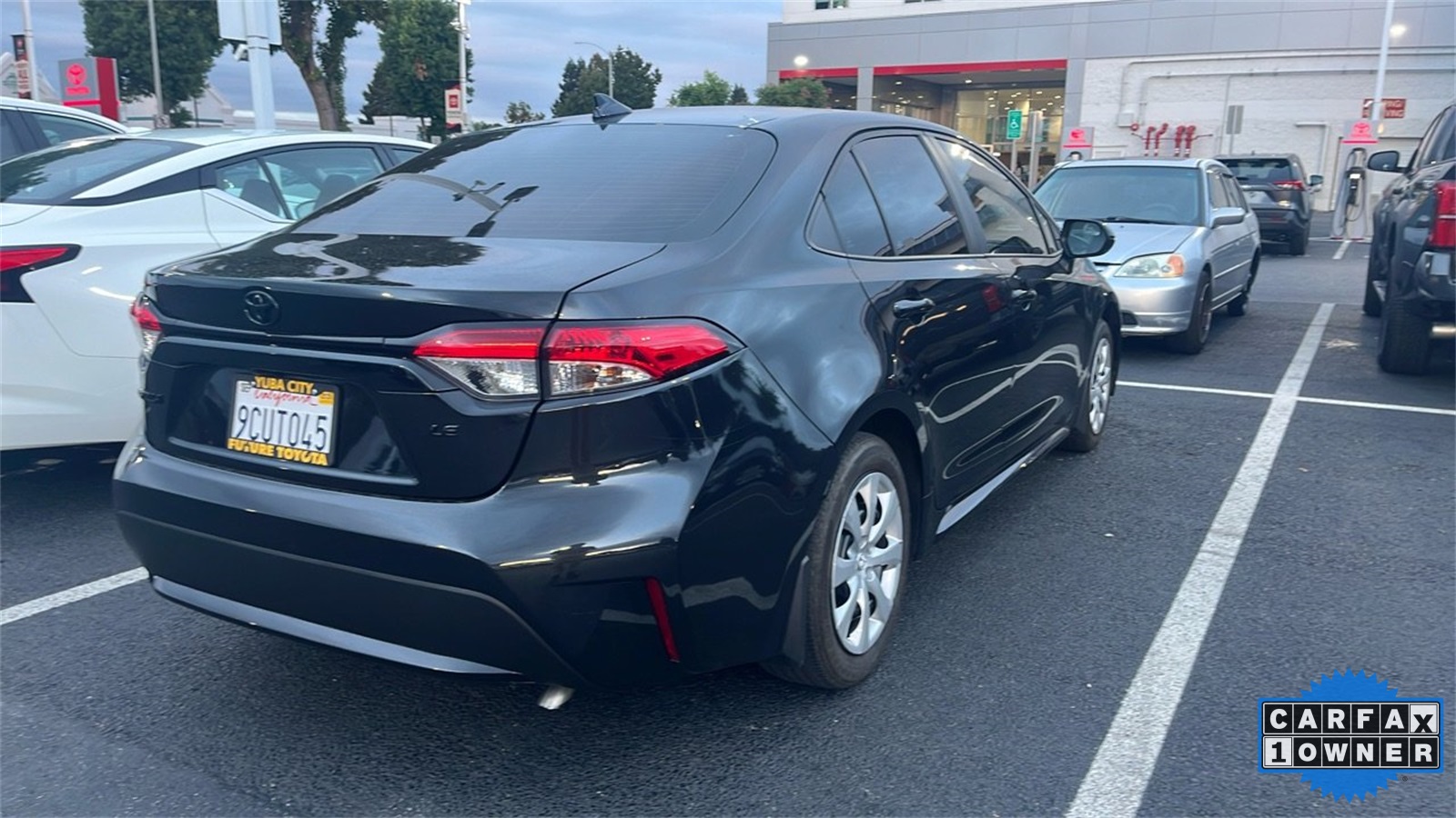 2022 Toyota Corolla LE photo 2