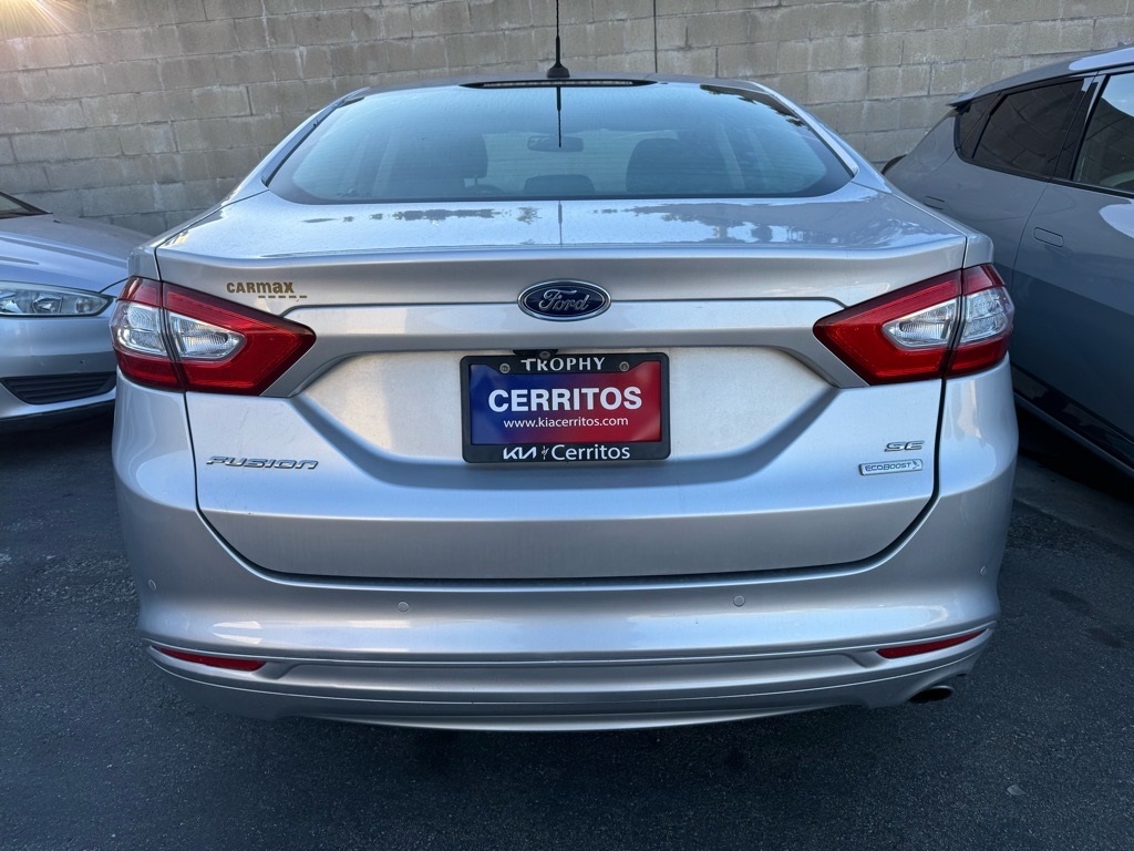 2015 Ford Fusion SE photo 3