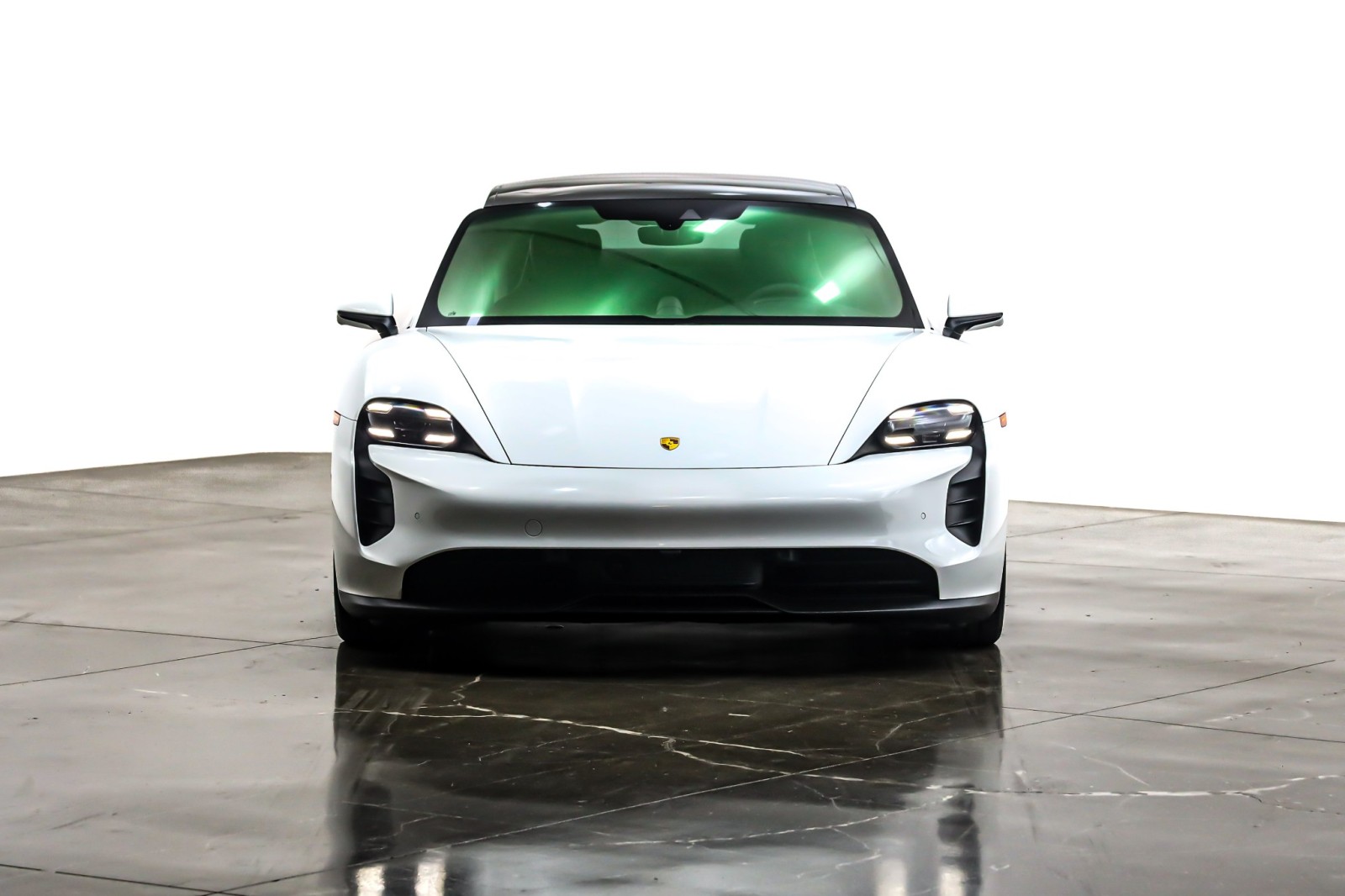 2024 Porsche Taycan GTS photo 2