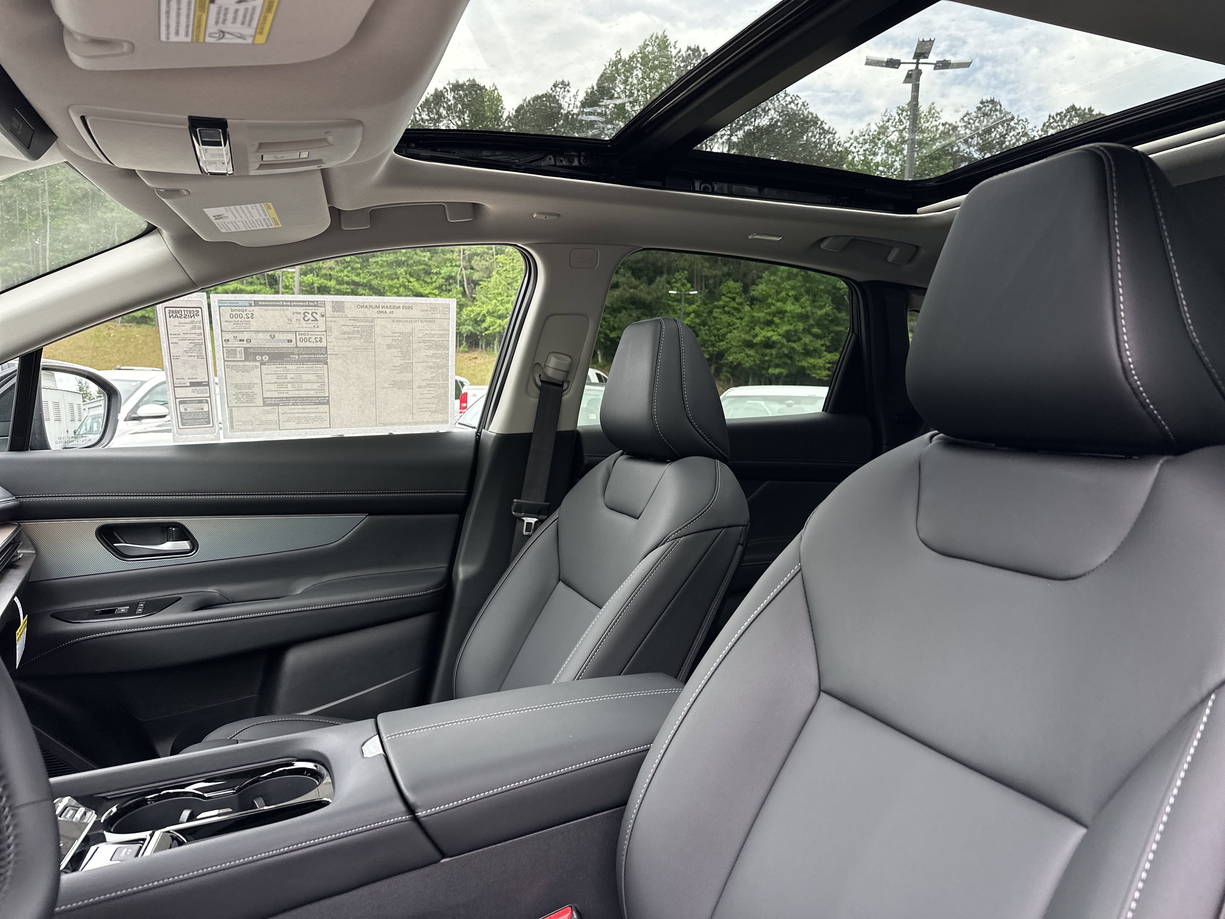 2025 Nissan Murano SL photo 15