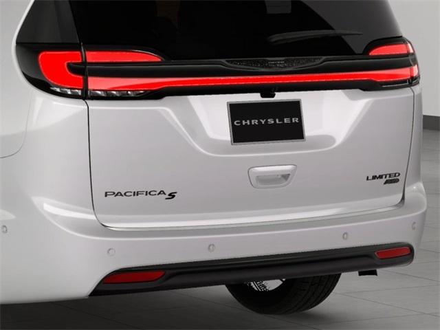 2026 Chrysler Pacifica Limited photo 16