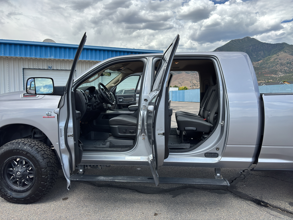 2019 Ram 3500 Big Horn photo 4