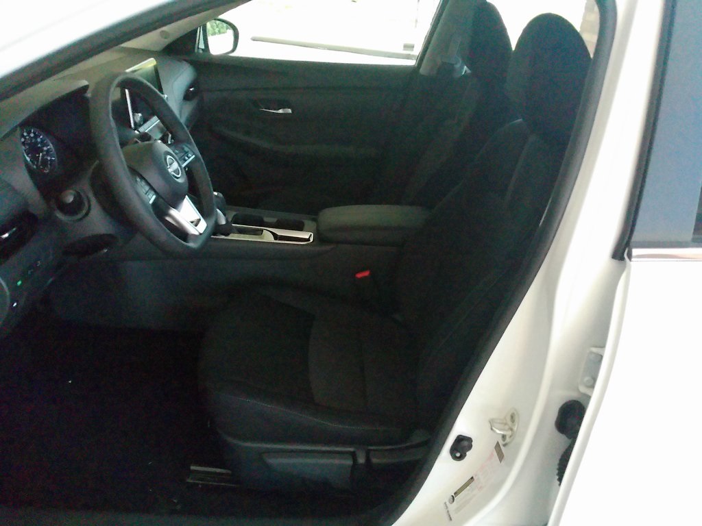 2025 Nissan Sentra SV photo 8