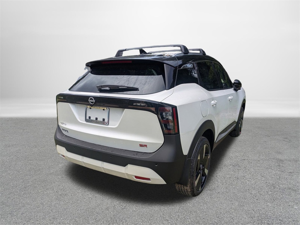 2025 Nissan Kicks SR photo 2