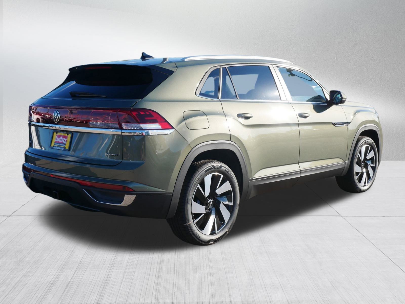 2026 Volkswagen Atlas Cross Sport SE Technology photo 2