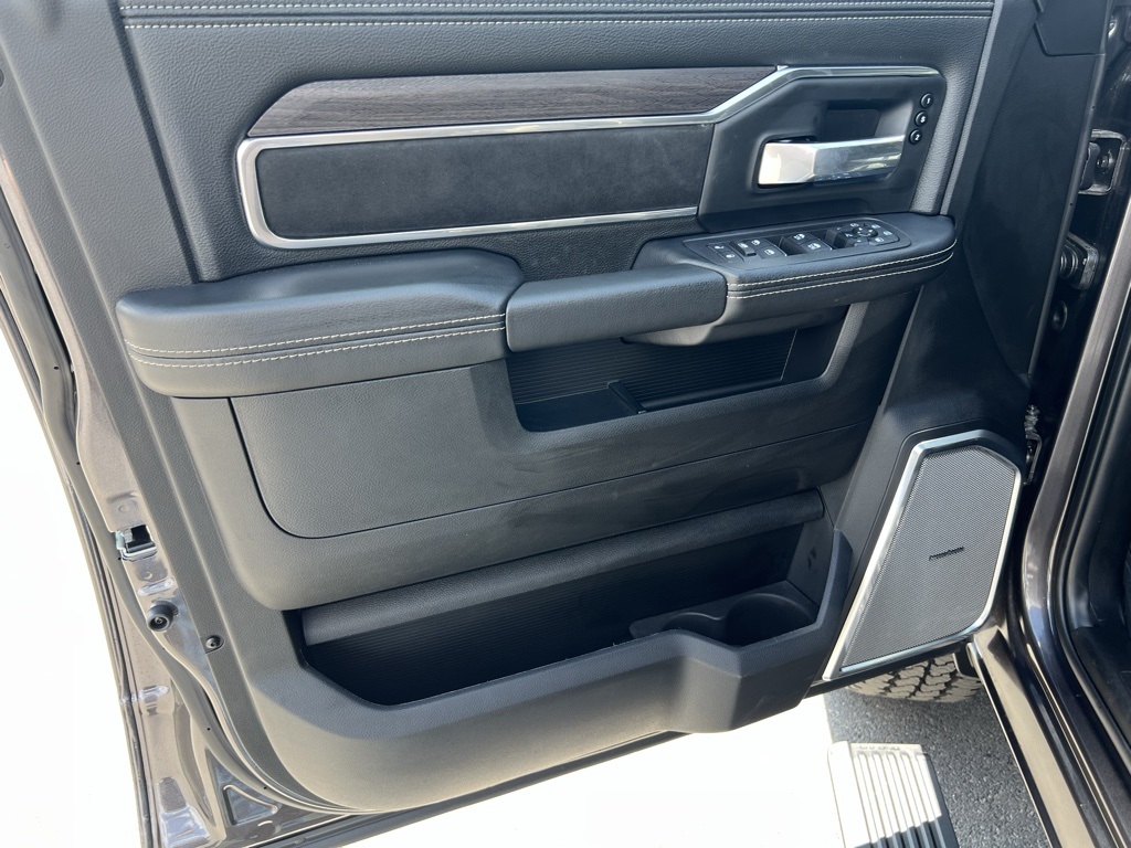 2025 Ram 3500 Laramie photo 18