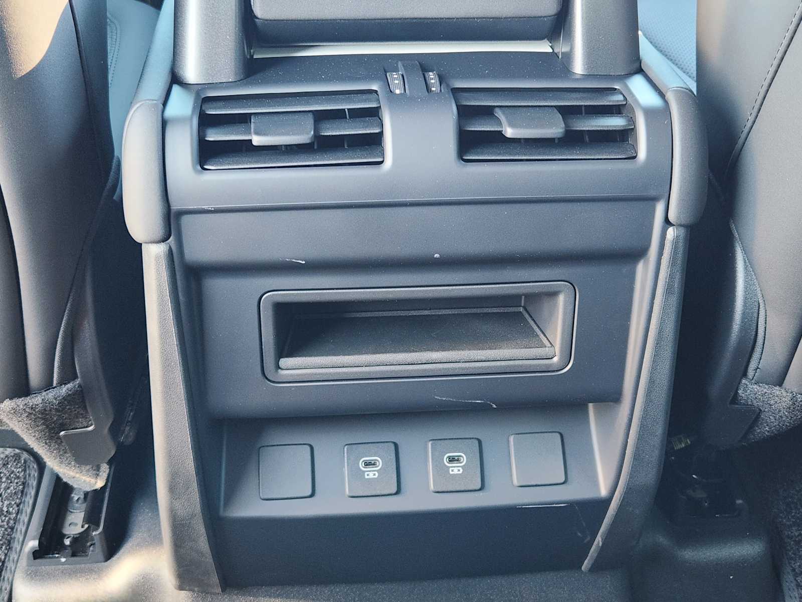 2025 Land Rover Defender 110 S photo 26