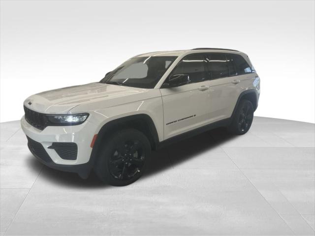 2025 Jeep Grand Cherokee Altitude X photo 2