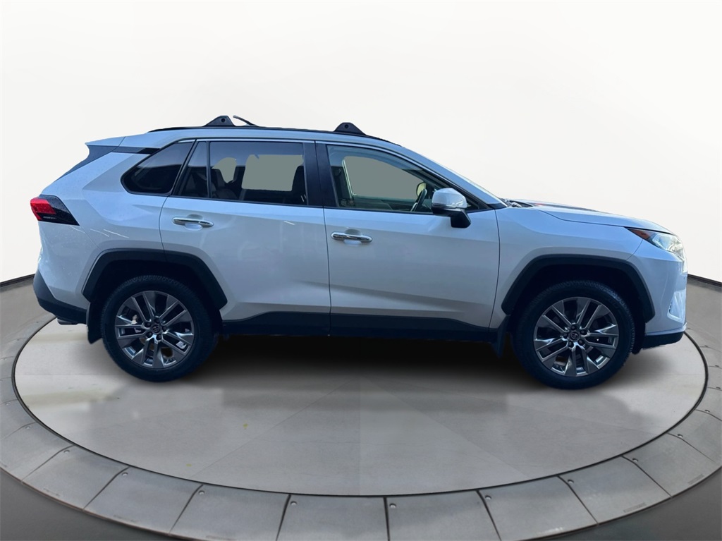 2019 Toyota RAV4 Limited photo 2