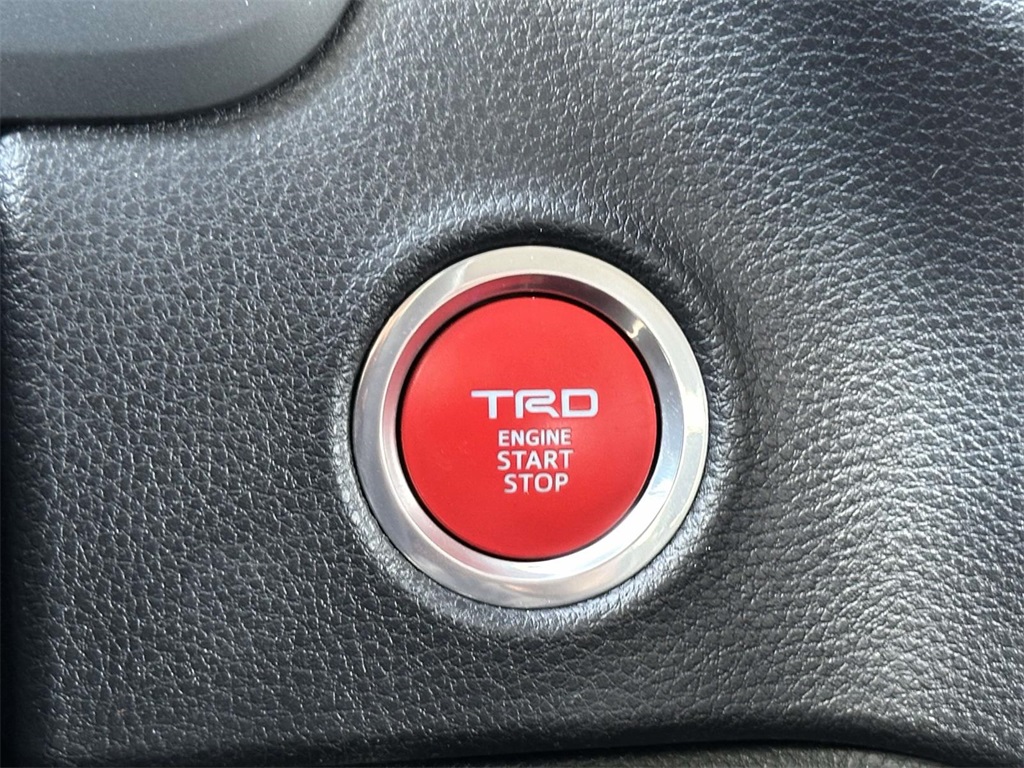 2023 Toyota Tundra SR5 CrewMax photo 6