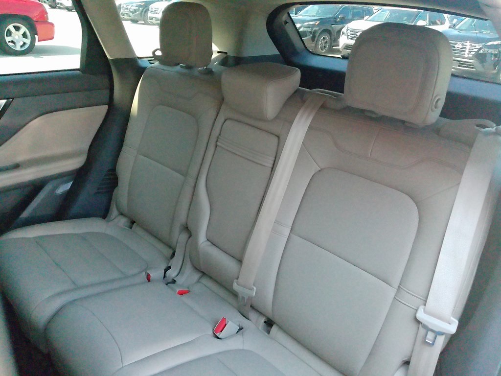 2020 Lincoln Corsair Standard photo 18