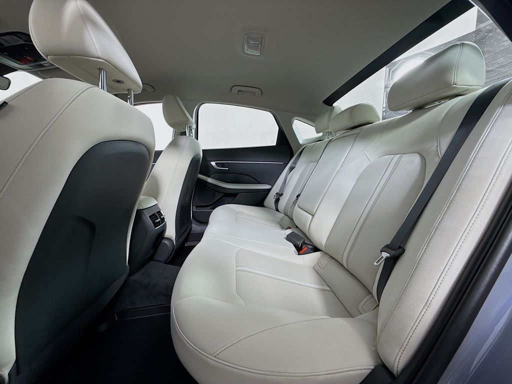 2025 Hyundai Sonata Hybrid SEL photo 22
