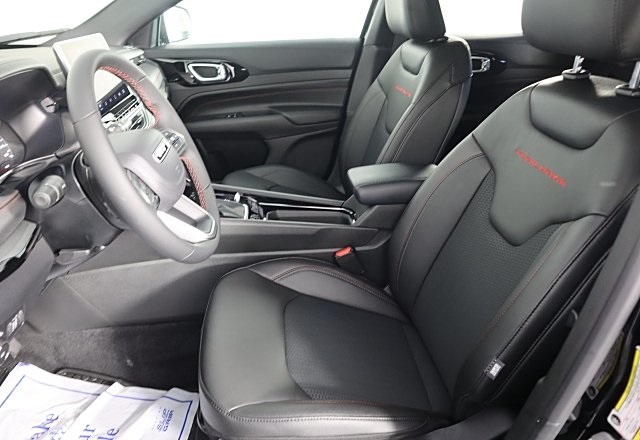 2025 Jeep Compass Trailhawk photo 9