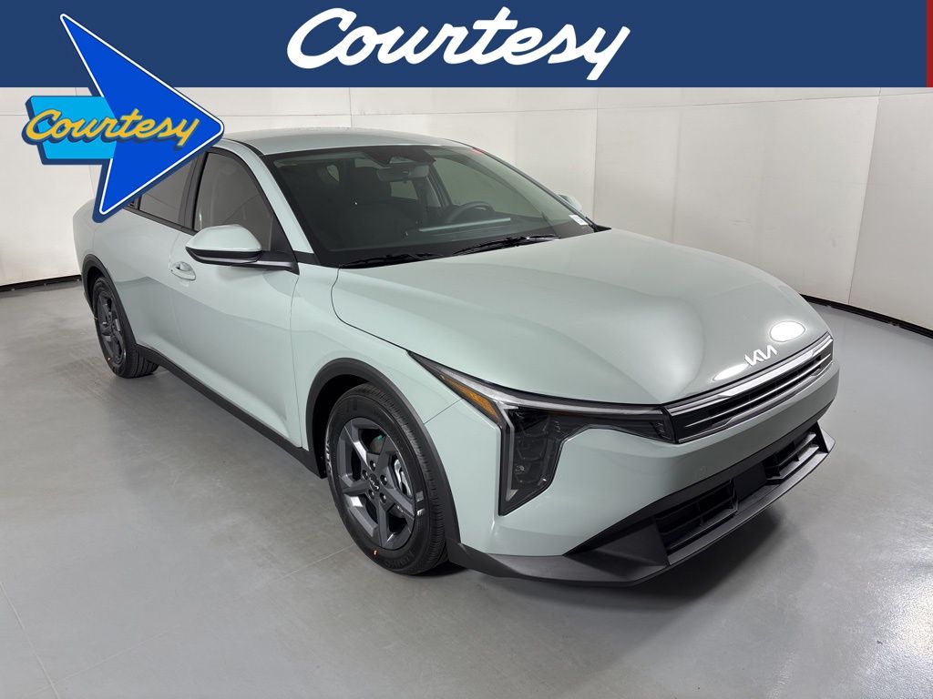 2026 Kia K4 LXS's photo