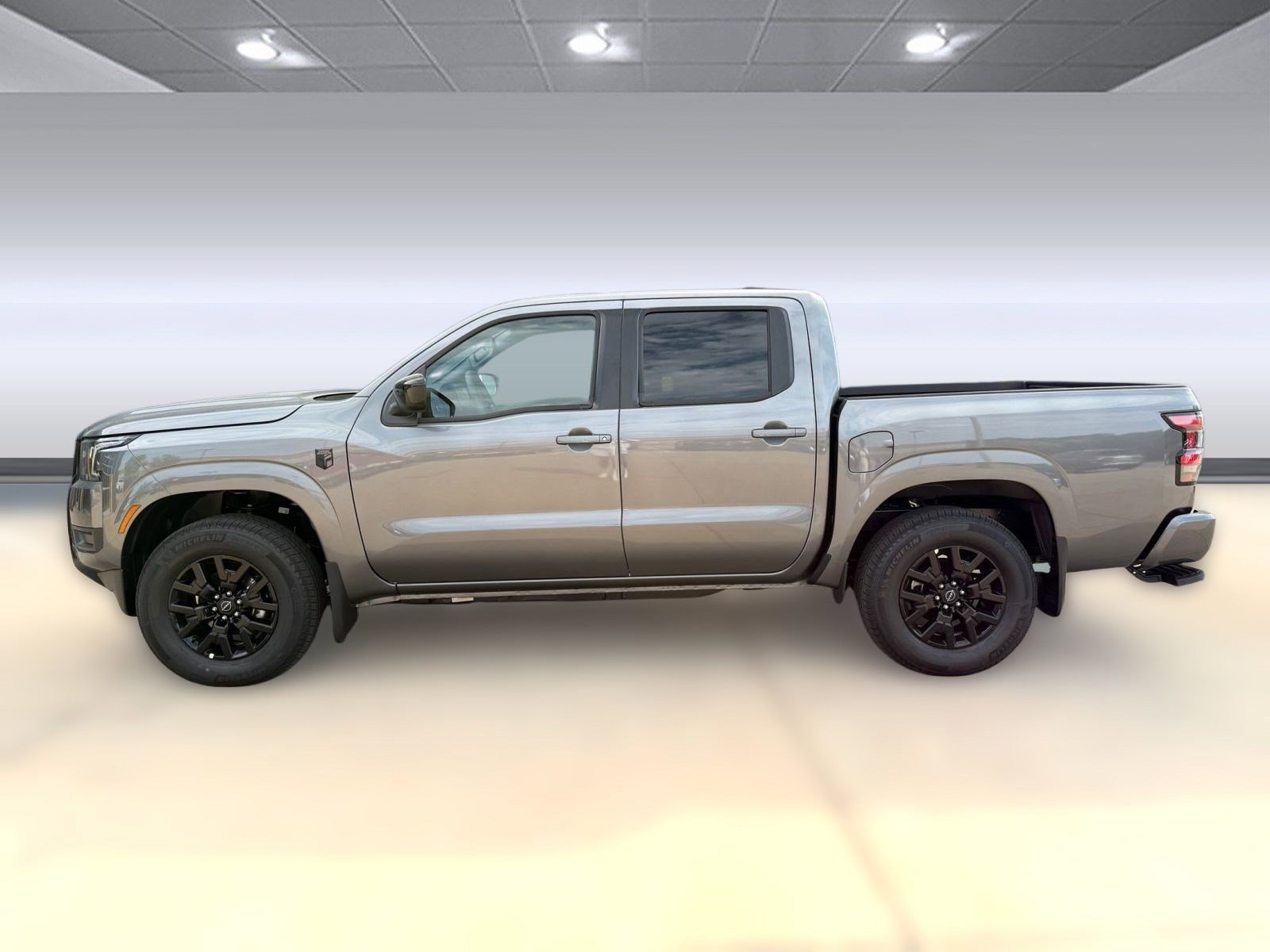 2026 Nissan Frontier Crew Cab SV photo 2
