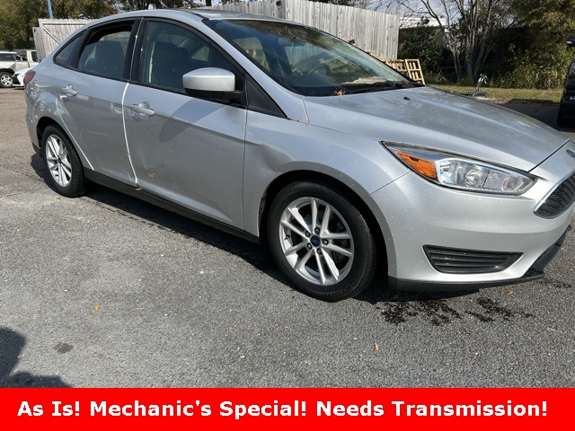 2018 Ford Focus SE photo 2