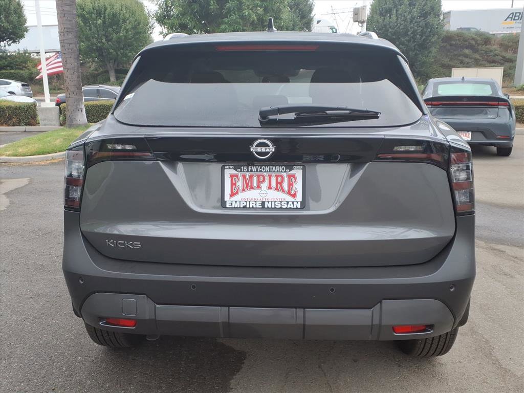 2026 Nissan Kicks SV photo 2