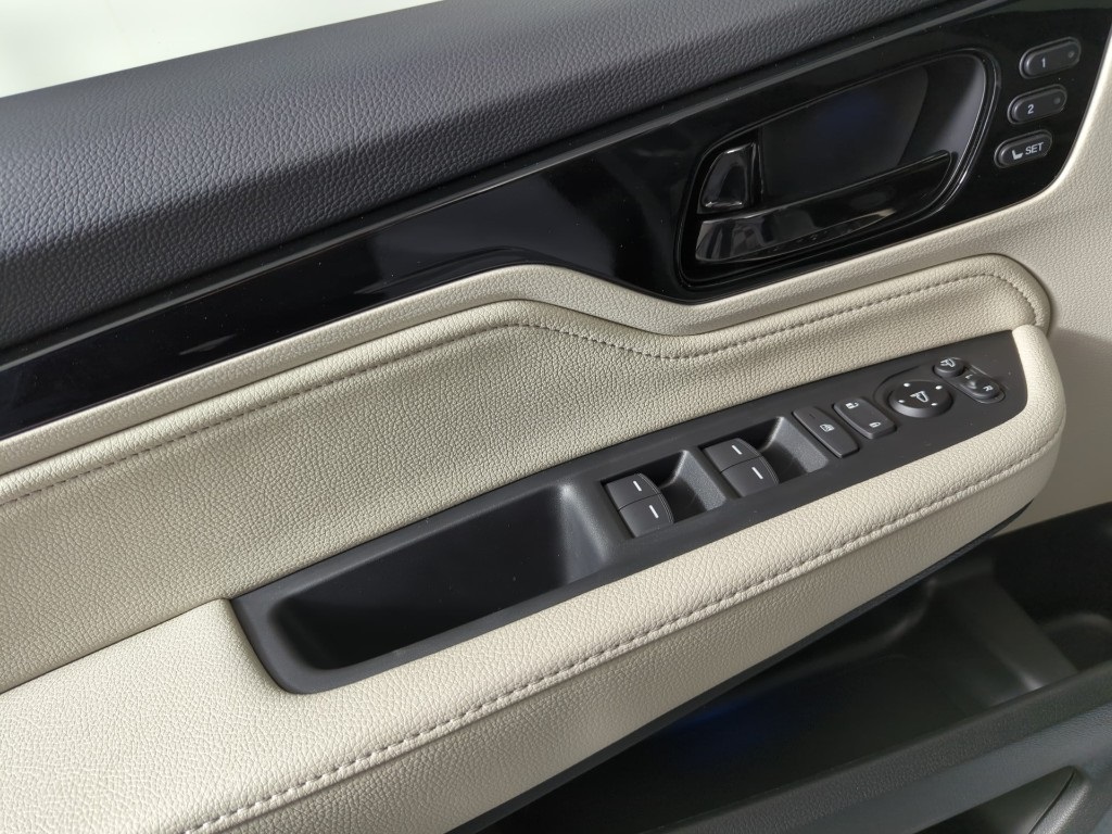 2026 Honda Odyssey Elite photo 9