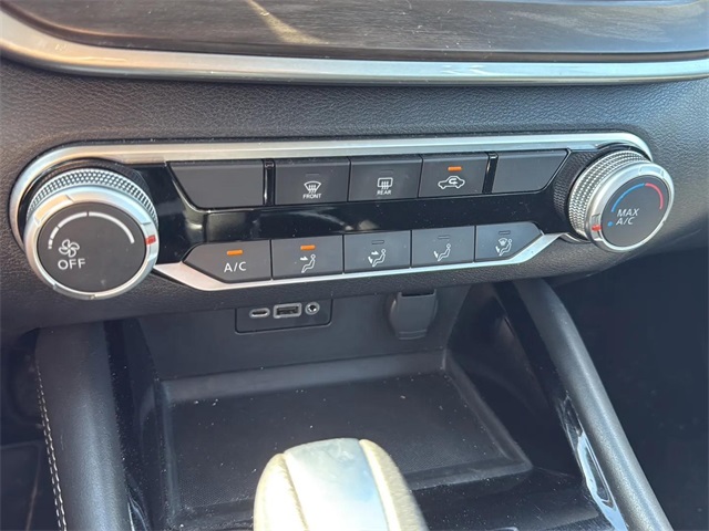 2023 Nissan Altima 2.5 SV photo 25