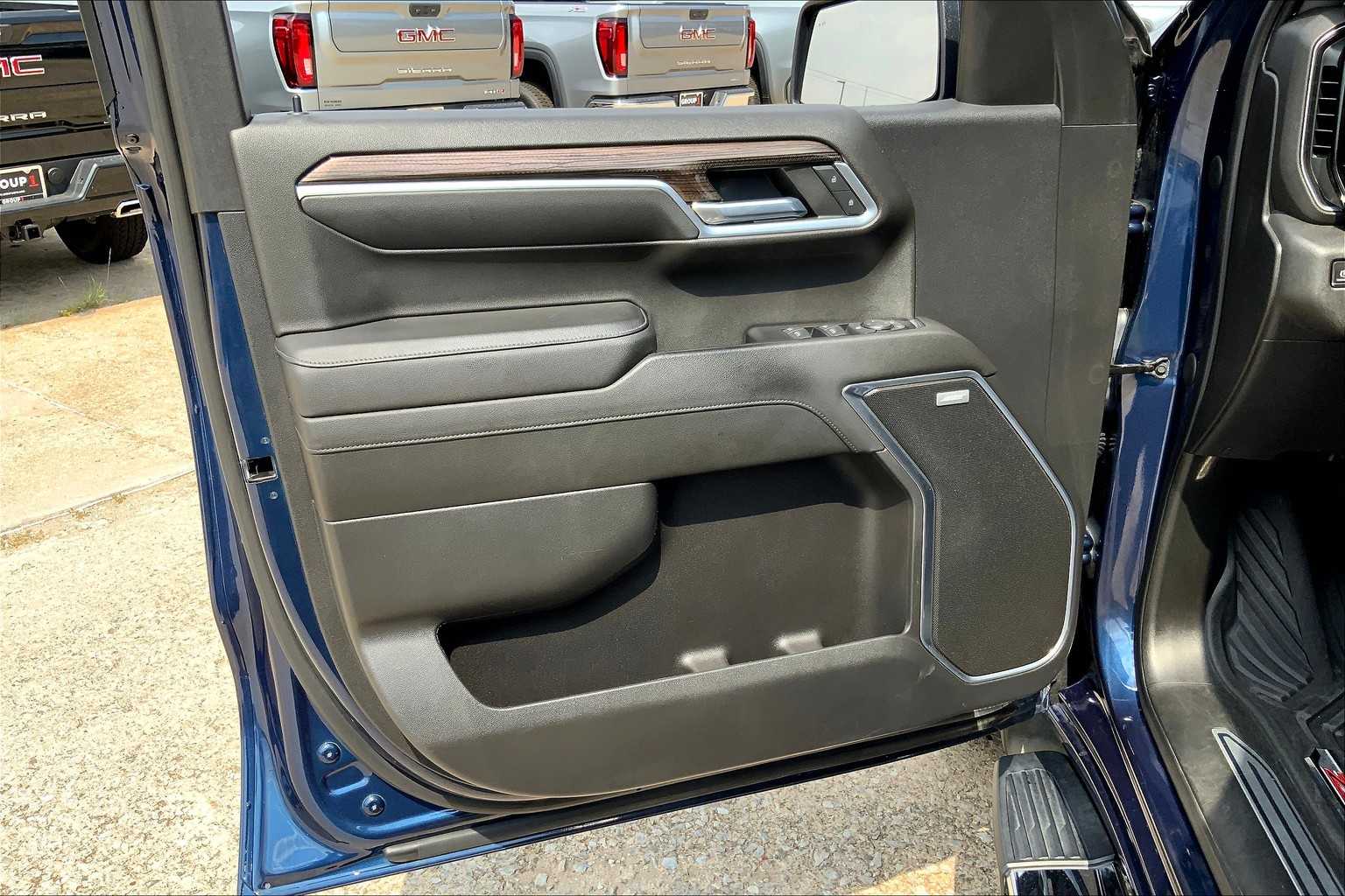 2022 Chevrolet Silverado 1500 RST photo 19