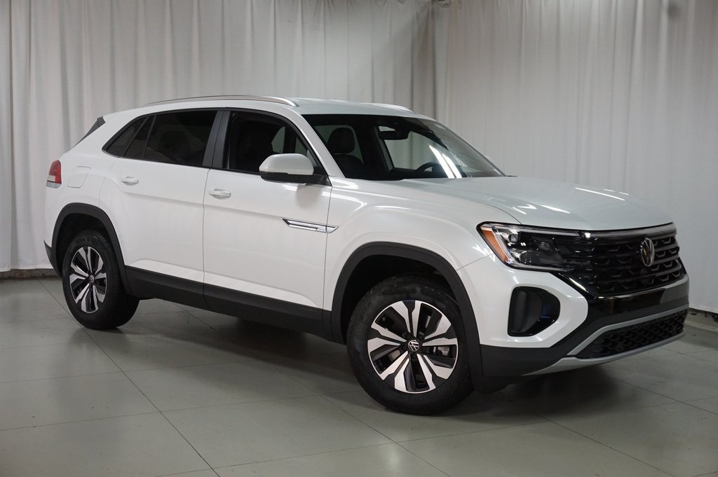 2026 Volkswagen Atlas Cross Sport SE photo 3