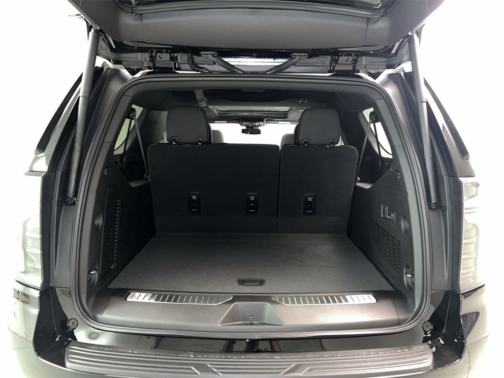 2025 Chevrolet Suburban RST photo 24