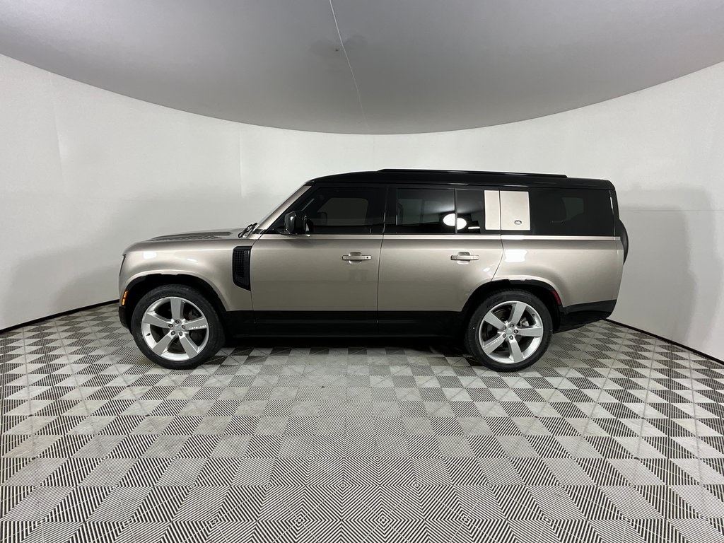 2023 Land Rover Defender 130 X-Dynamic SE photo 2