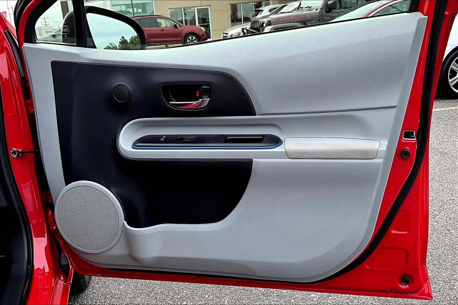 2013 Toyota Prius C Two photo 21