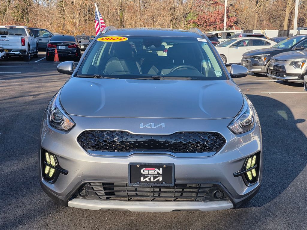 2022 Kia Niro LXS photo 2