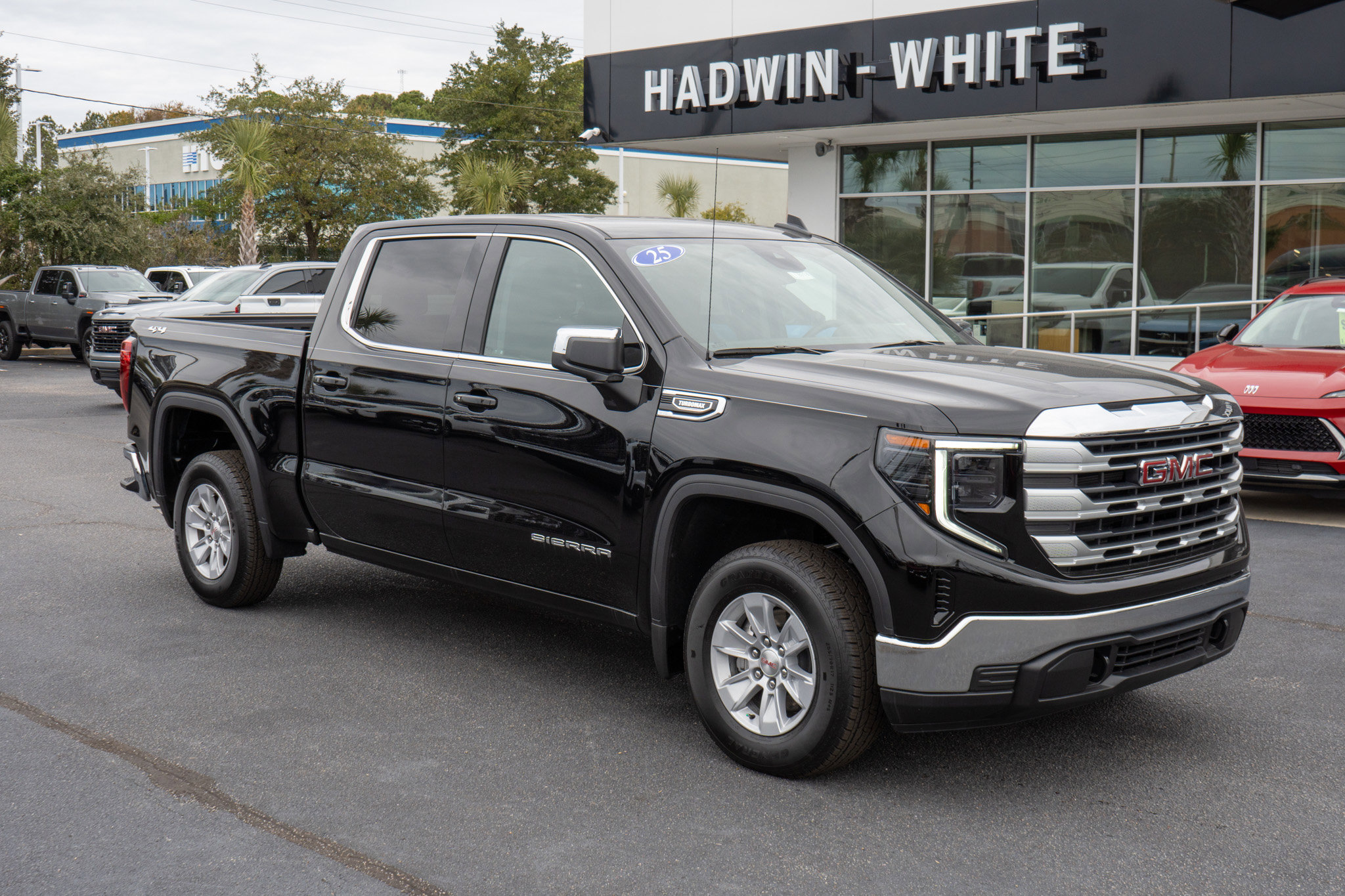 2025 GMC Sierra 1500 SLE's photo