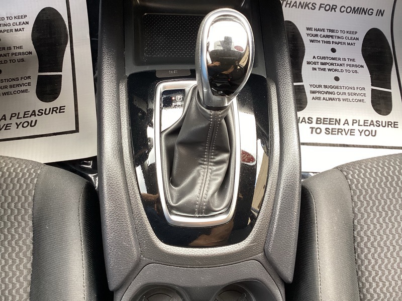 2022 Nissan Rogue Sport S photo 34
