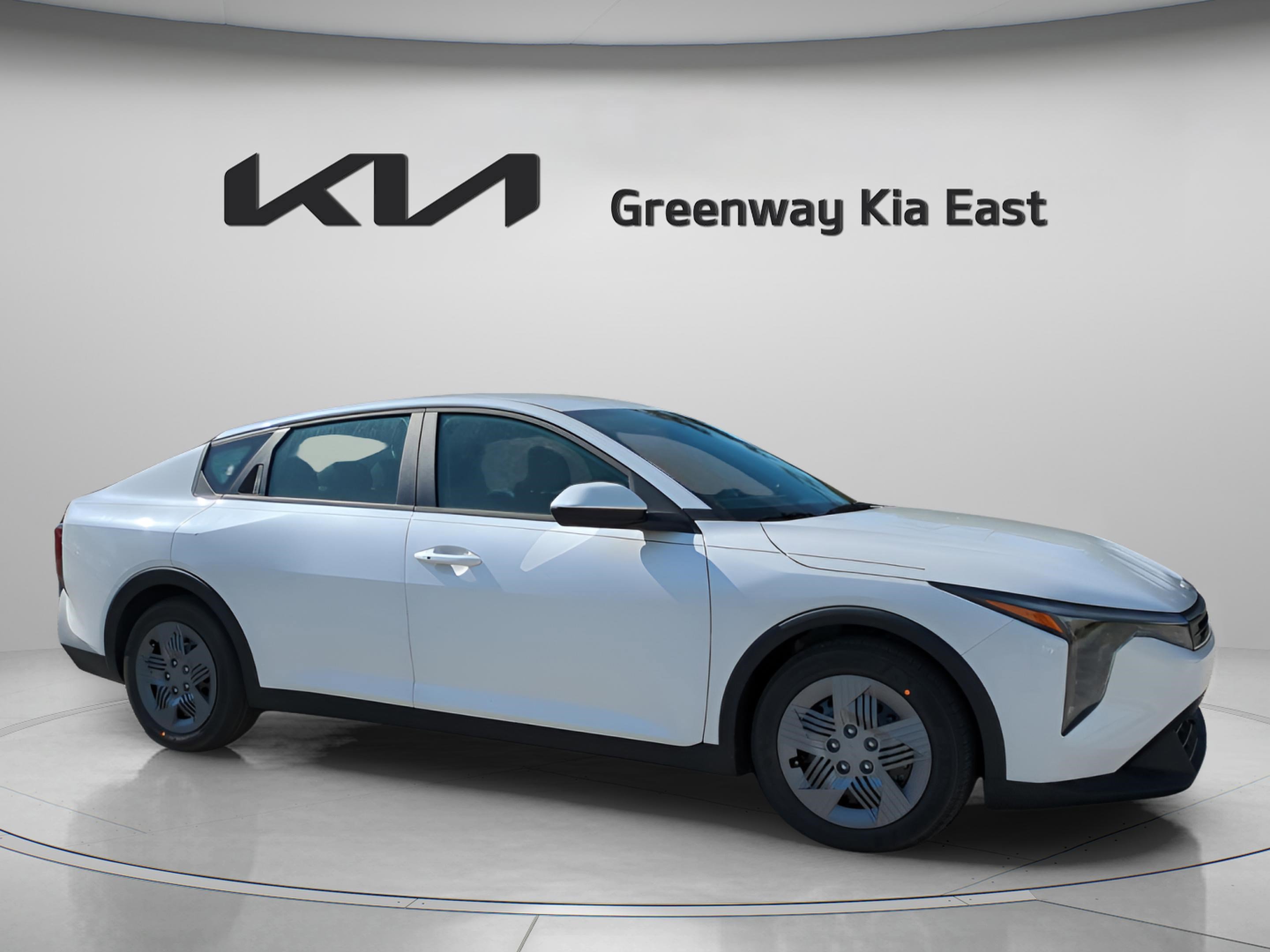 2025 Kia K4 LX's photo