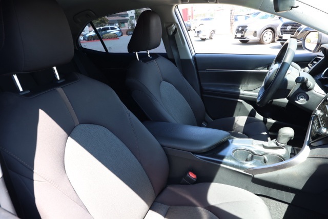 2020 Toyota Camry LE photo 17
