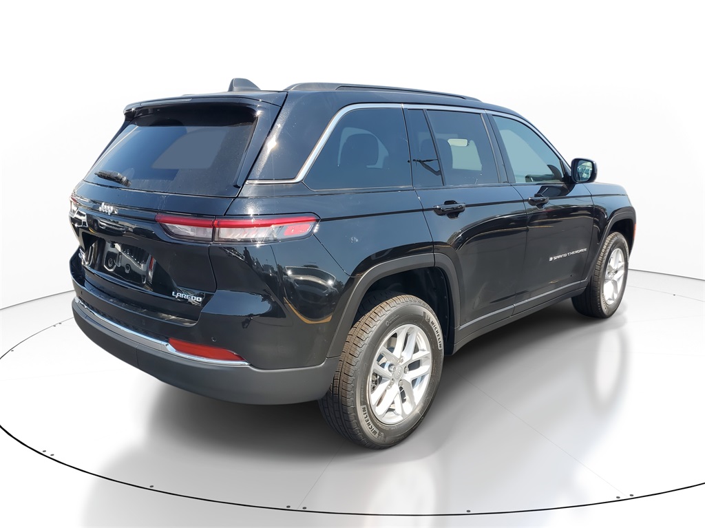 2025 Jeep Grand Cherokee Laredo X photo 4