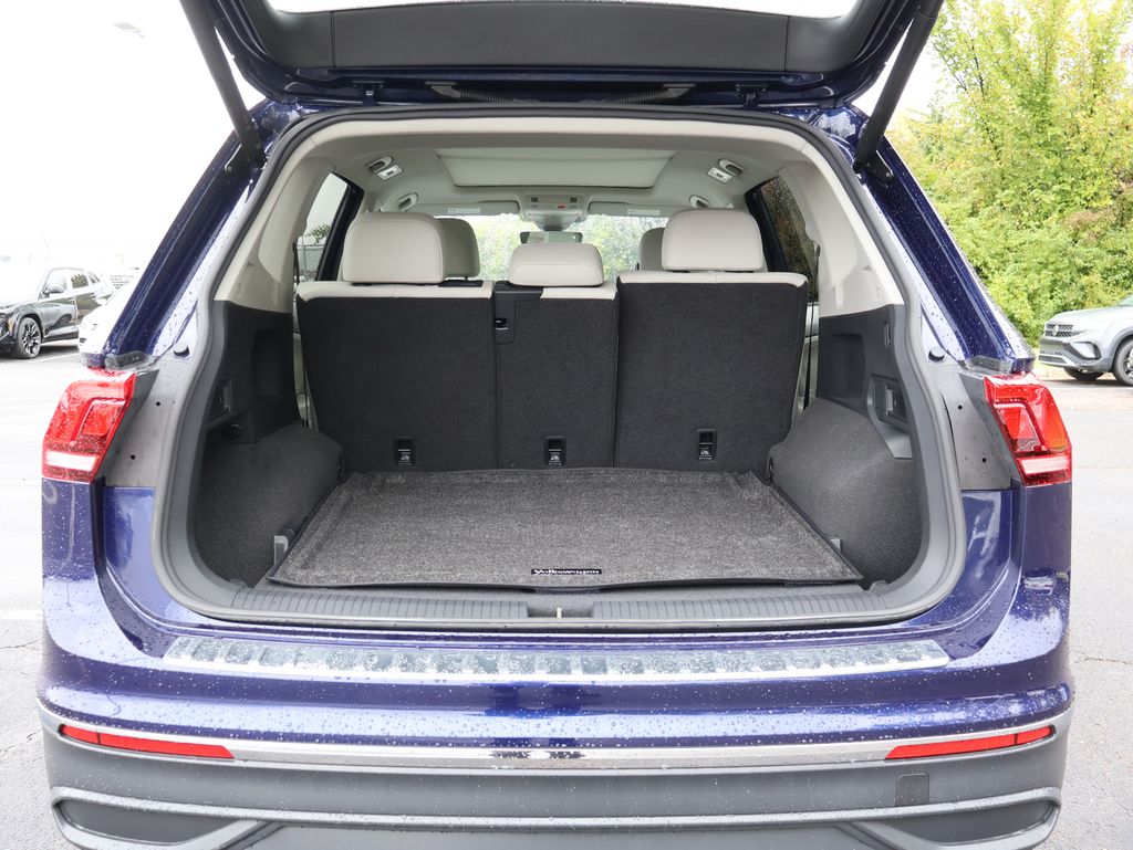 2024 Volkswagen Tiguan SE Wolfsburg Edition photo 13