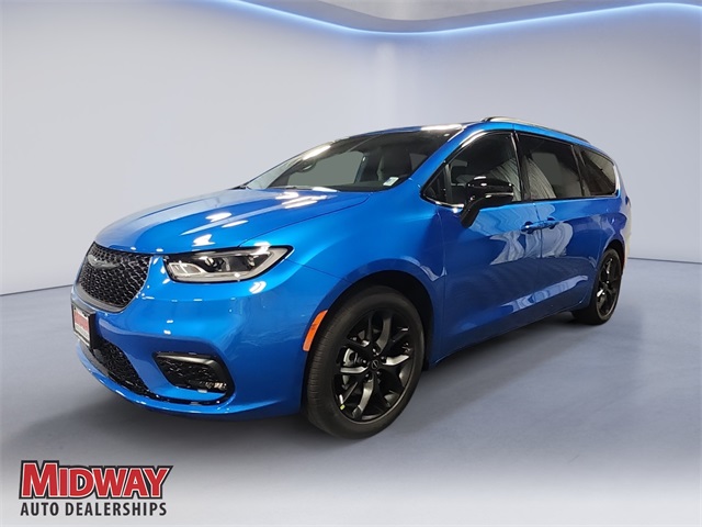 2026 Chrysler Pacifica Select's photo