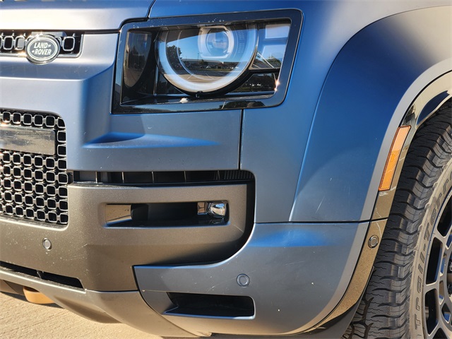 2026 Land Rover Defender 110 V8 photo 3