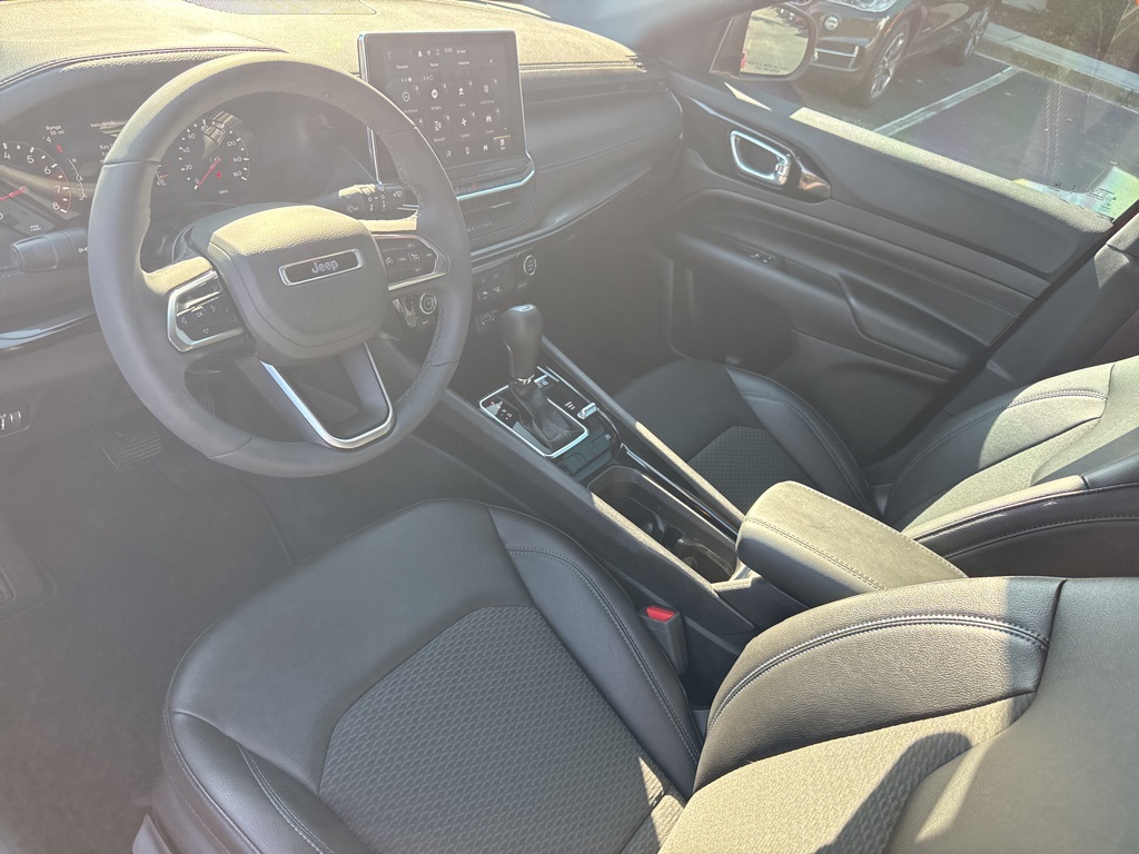 2025 Jeep Compass Altitude Special Edition photo 15