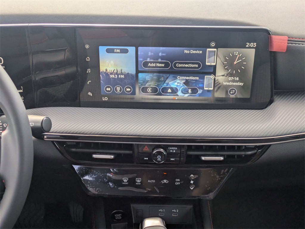 2025 Nissan Kicks SR photo 18