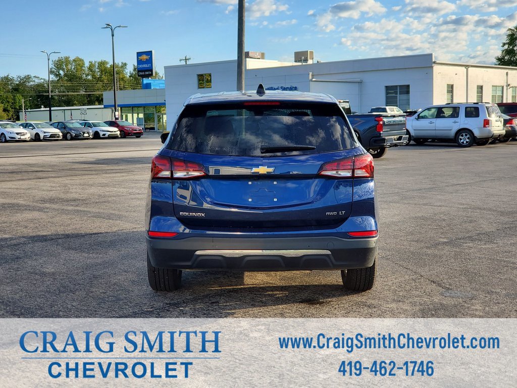 2022 Chevrolet Equinox LT photo 2