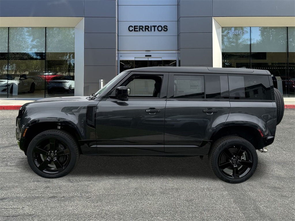 2025 Land Rover Defender 110 X-Dynamic SE photo 3