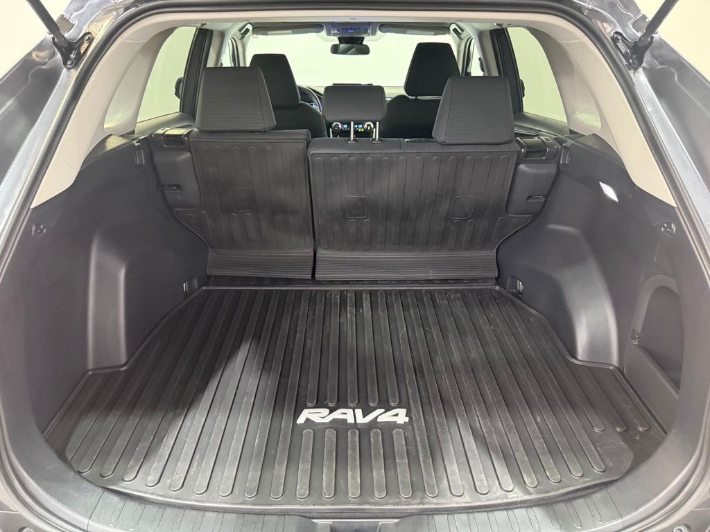 2024 Toyota RAV4 Hybrid LE photo 12
