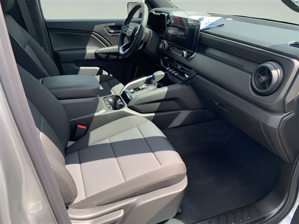 2026 Chevrolet Colorado Work Truck photo 13
