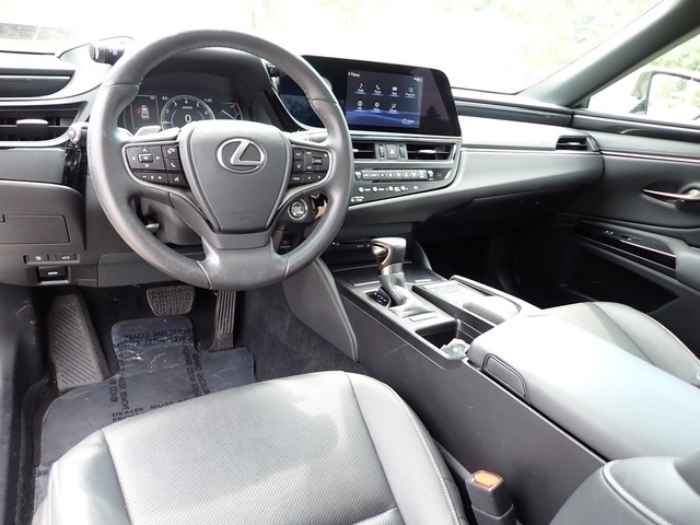 2022 Lexus ES 350 photo 17