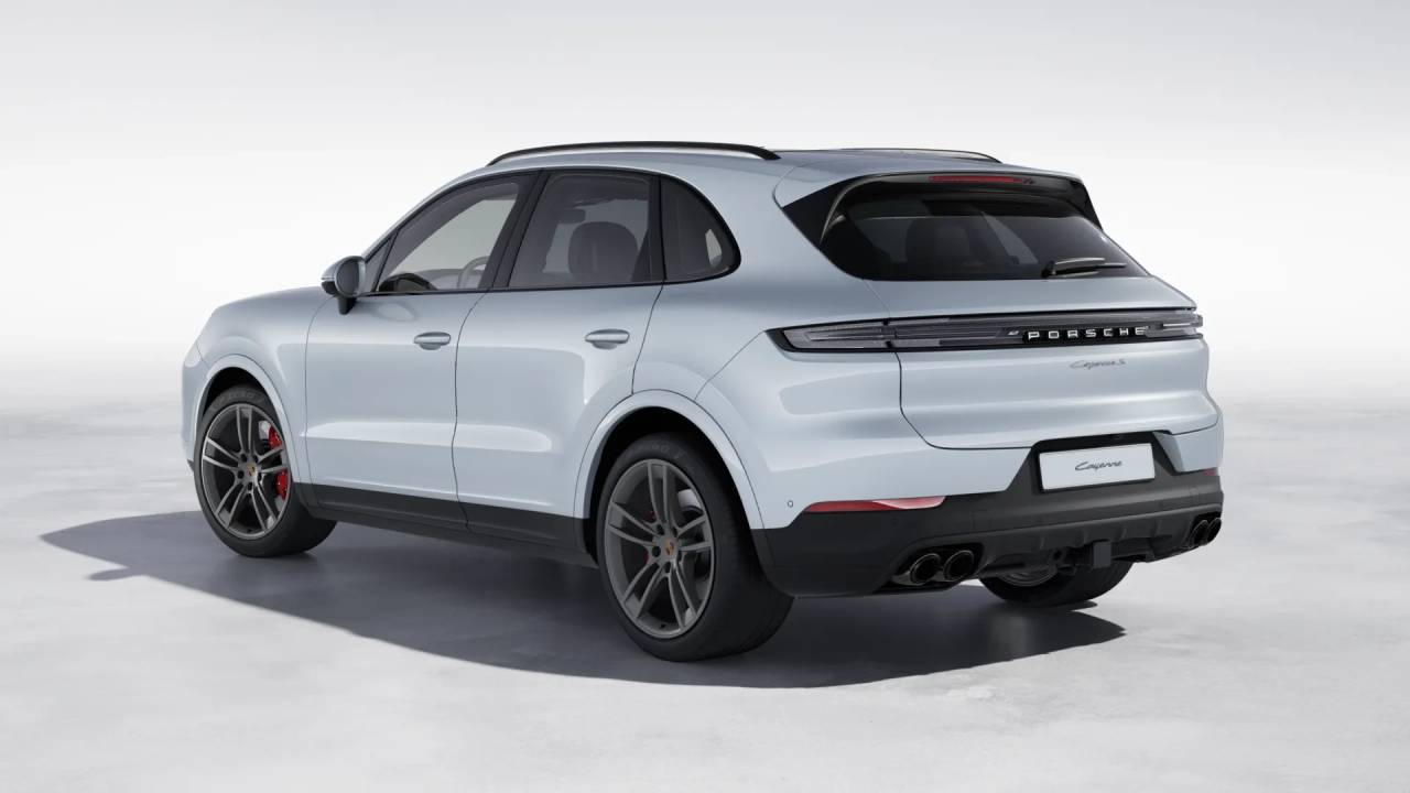 2026 Porsche Cayenne S photo 3