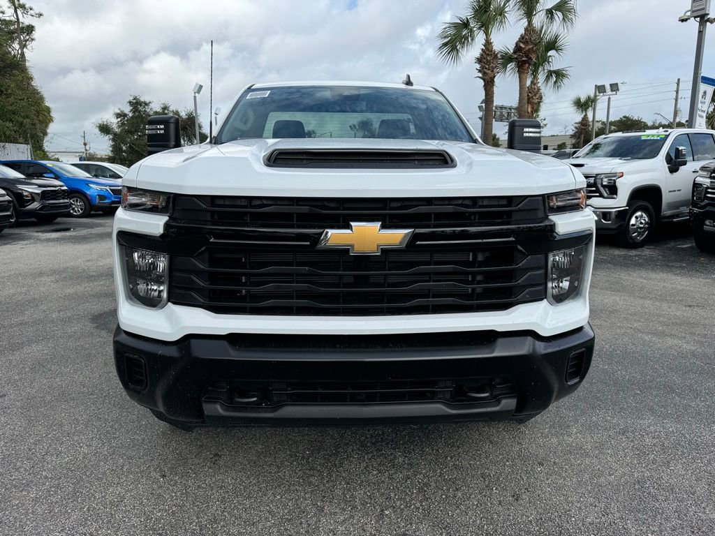 2025 Chevrolet Silverado 2500HD photo 2