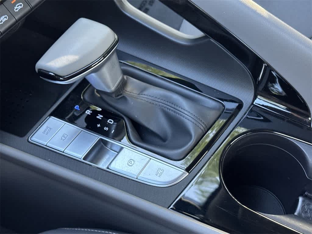 2023 Hyundai Elantra SEL photo 18